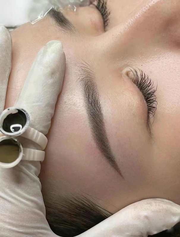 Lash treatment in progress